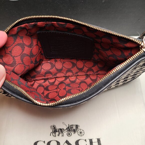 Coach Houndstooth Wristlet Wool with Black Leather Trim Cream with Red interior - Picture 8 of 12